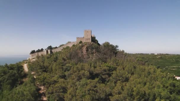 Κάστρο Sesimbra Κάστρο Των Μαυριτανών Μεσαιωνικό Κάστρο Ένα Βράχο Sesimbra — Αρχείο Βίντεο