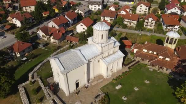 Kirche Des Heiligen Achillius Arilje Serbien Luftaufnahme Des Wahrzeichens Und — Stockvideo