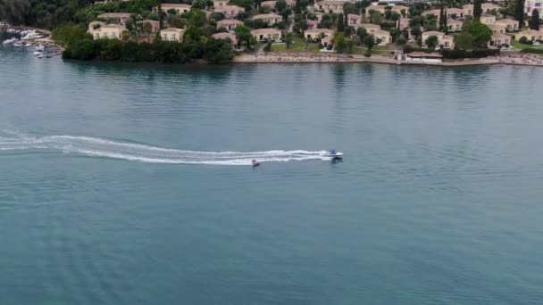 Luftaufnahme Von Wassersport Auf Korfu Insel — Stockvideo