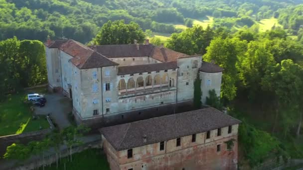 Vista Aérea Alrededor Del Castillo Tassarolo Gavi Novi Ligure Italia — Vídeos de Stock