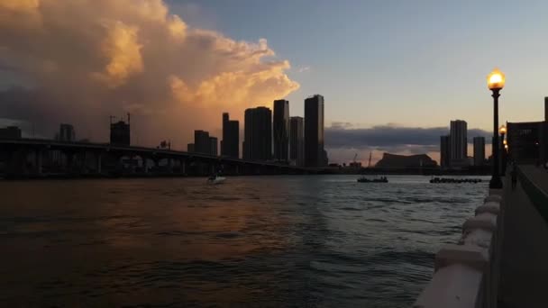Zachód Słońca Nad Miami Floryda Usa Podniesiony Most Zwodzony Nad — Wideo stockowe