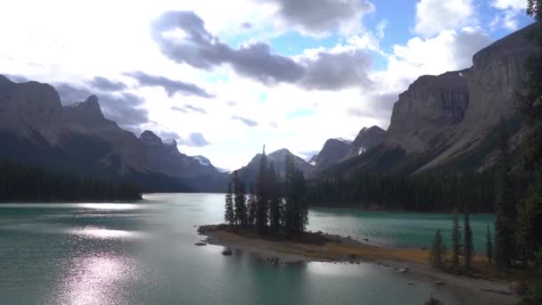 Spirit Island Maligne Lake Jasper National Park Αλμπέρτα Καναδάς Μικρό — Αρχείο Βίντεο