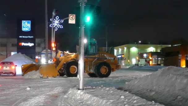 Snowplow Maneuvering Cleaning Road Night Montreal Canada Real Time — Stock Video