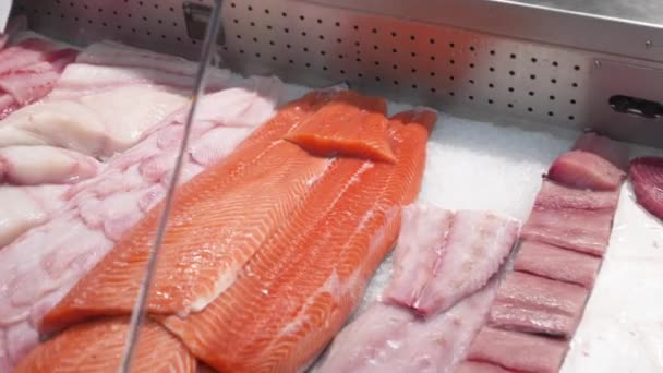 Différentes Coupes Fruits Mer Dans Vitrine Marché Aux Poissons Curseur — Video