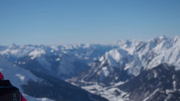调查奥地利福拉尔贝格州Lech Arlberg的山区 — 图库视频影像