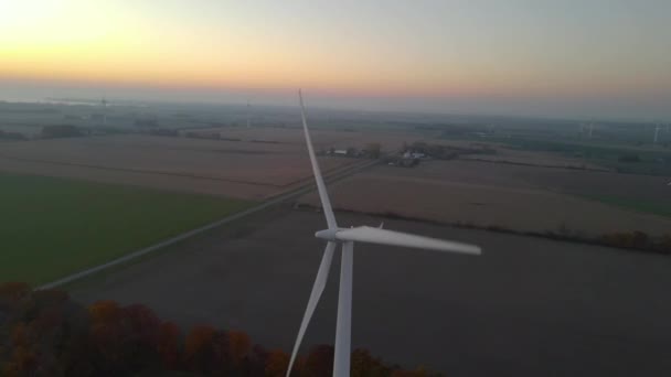 Nahaufnahme Eines Orbitalschusses Einer Windkraft Zur Erzeugung Sauberer Freundlicher Energie — Stockvideo