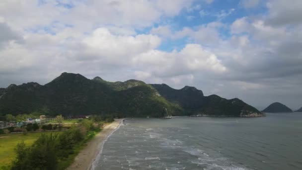 Images Aériennes Ascensionnelles Matin Joli Paysage Front Mer Montagnes Îles — Video