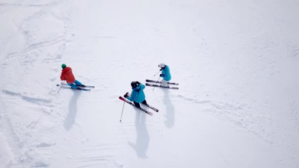 Aérea Estación Esquí Las Montañas Del Sol Con Bosque Pinos — Vídeos de Stock