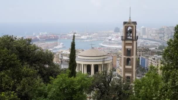 美丽的钟楼和热那亚港口壮丽的景色 从上方俯瞰 — 图库视频影像