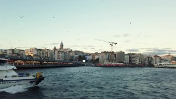 Gouden Uur Aan Bosporusstraat Istanbul Naast Long Galata Bridge — Stockvideo