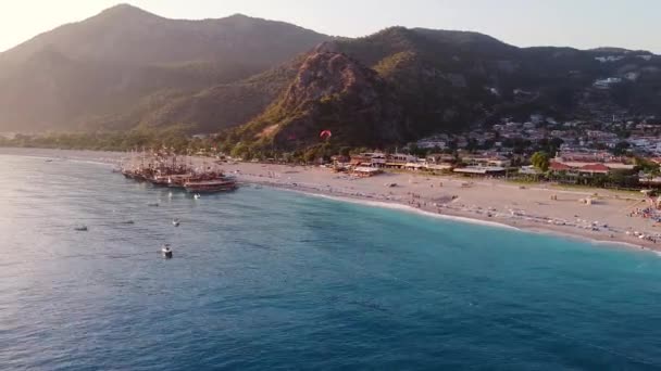 Tiro Dron Cinematográfico Playa Soleada Durante Verano Turquía — Vídeos de Stock