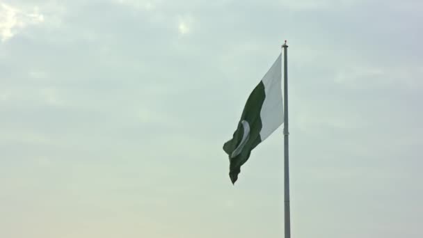 National Flag Pakistan Flying Wind Gwadar Balochistan — Stock Video