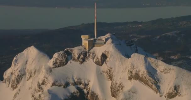 Vista Panorámica Desde Helicóptero Mirando Torre Saentis Iluminada Por Sol — Vídeos de Stock