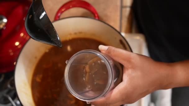 Colher Pouco Sopa Cogumelos Shiitake Uma Xícara Liquidificador Para Purê — Vídeo de Stock