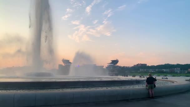 Fontaine Eau Point Parc État Après Coucher Soleil Avec Heinz — Video