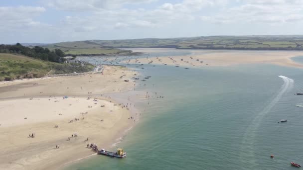 Vista Aérea Cornwall Beach Cornwall Llena Turistas Nadadores Surfistas Familias — Vídeos de Stock