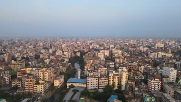 Panoramautsikt Över Överbelastad Dhaka Stad Moské Flyga Över Bangladesh — Stockvideo