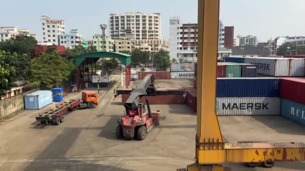 Recipientes Sendo Movidos Dhaka Inland Container Depot Bangladesh — Vídeo de Stock