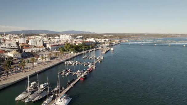 Iate Lanchas Ancoradas Cais Longo Ribeirinha Portimão Algarve Portugal — Vídeo de Stock