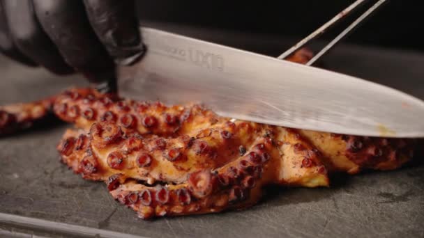 Close Shot Professional Chef Slicing Cutting Tentacles Perfectly Grilled Tender — Stock Video