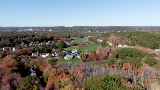 Hermosa Ciudad Haverhill Con Hermosos Colores Otoñales Vista Aérea Del — Vídeo de stock