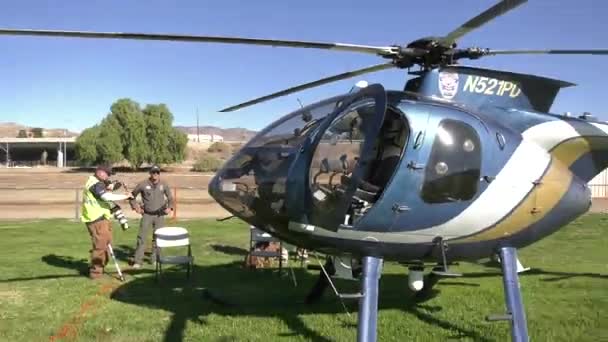 Helicóptero Polícia Chão — Vídeo de Stock