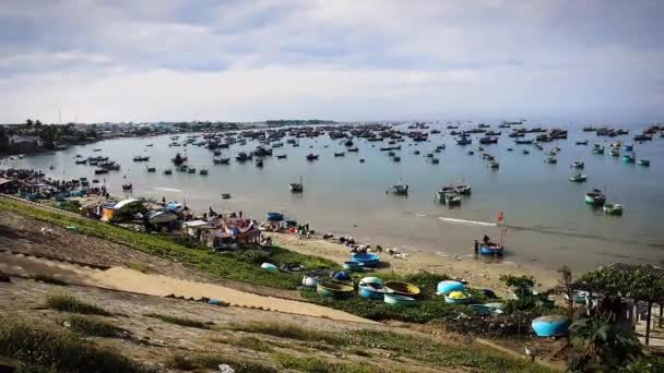 Czas Ucieka Łodzie Rybackie Pływające Wpływające Wypływające Portu Mui Wietnam — Wideo stockowe