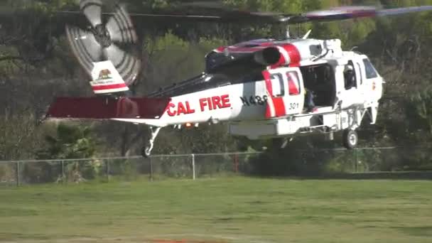 Helicóptero Fuego Cal Despegue — Vídeos de Stock