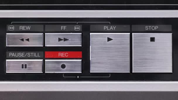 古董或老式Vcr按记录按钮的特写镜头 — 图库视频影像