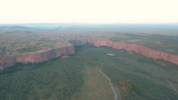 Daybreak Solljus Lyser Klippor Grand Asbyrgi Canyon Island Antenn — Stockvideo