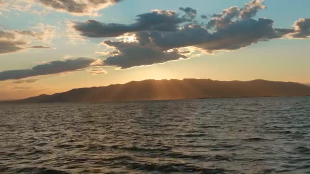 Prachtig Zonsondergang Uitzicht Oceaan Bergen Van Serra Montsia Vanuit Ebro — Stockvideo