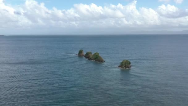 Circulación Aérea Alrededor Rocas Marinas Samana Bay República Dominicana — Vídeos de Stock