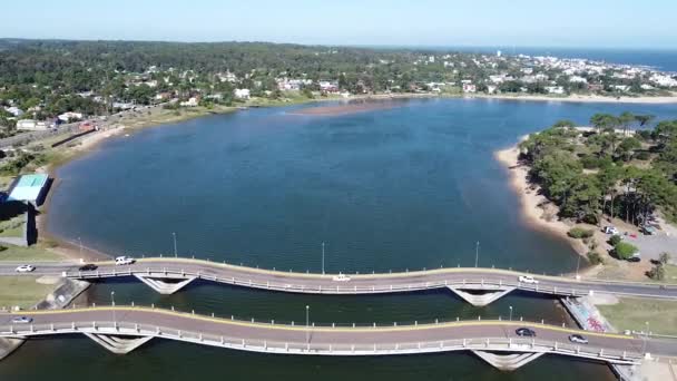 Drohnenaufnahmen Von Der Brücke Barra Maldonado Uruguay — Stockvideo