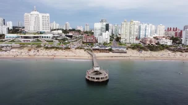 Stadtsilhouette Und Fantastischer Strand Punta Del Este Uruguay — Stockvideo