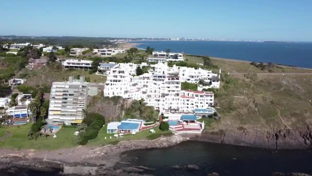 Drone View Casapueblo Punta Ballena Uruguay — Vídeo de stock