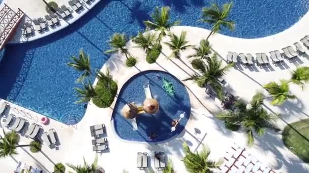 Cancun Havuzlarında Bir Alın — Stok video