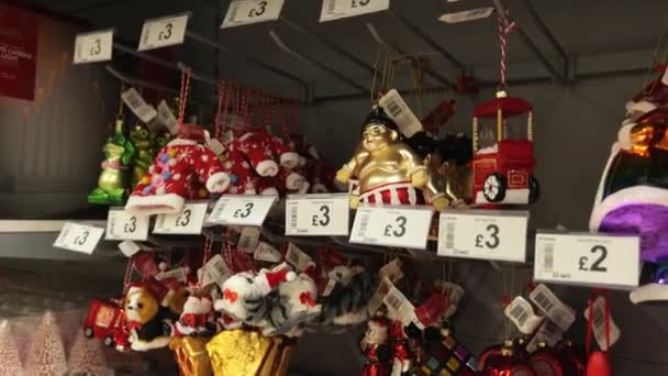 Adornos Festivos Navidad Colgantes Multicolores Por Menor Para Venta Grandes — Vídeos de Stock