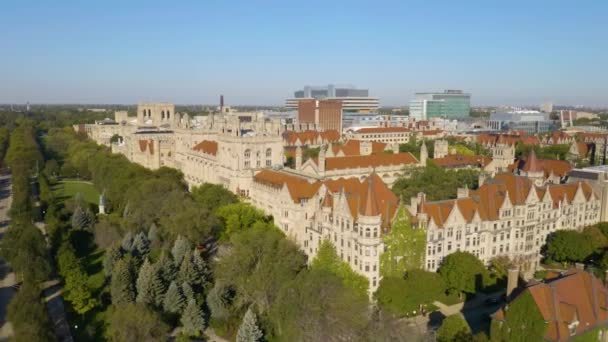 Aerial Establishing Shot University Chicago College Campus — Vídeos de Stock