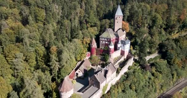 Letecký Pohled Odlehlou Část Hradu Zwingenberg Údolí Neckaru Obklopenou Lesy — Stock video