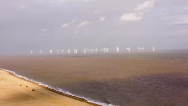 Scroby Sands Wind Farm Aan Zee Kust Van Great Yarmouth — Stockvideo