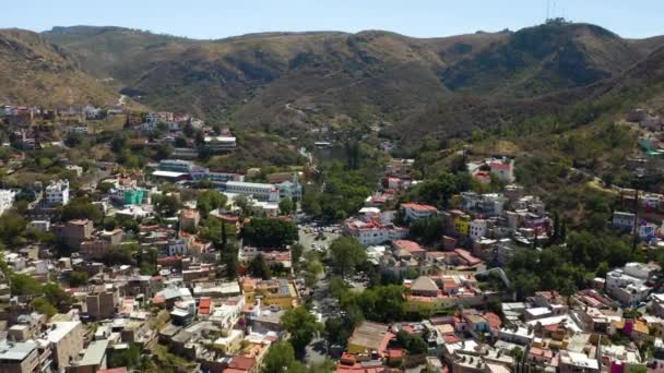 Birds Eye View Guanajuato Suburbs Stad Ingebouwd Bergen — Stockvideo