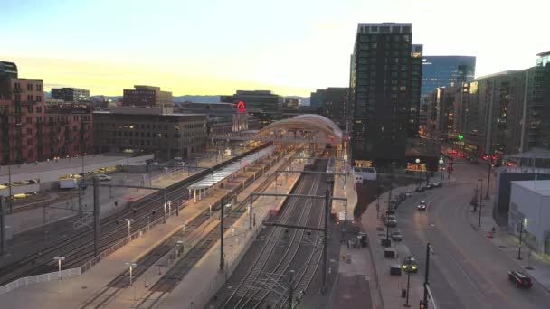 Eine Pfanne Neben Der Union Station Denver Colorado — Stockvideo