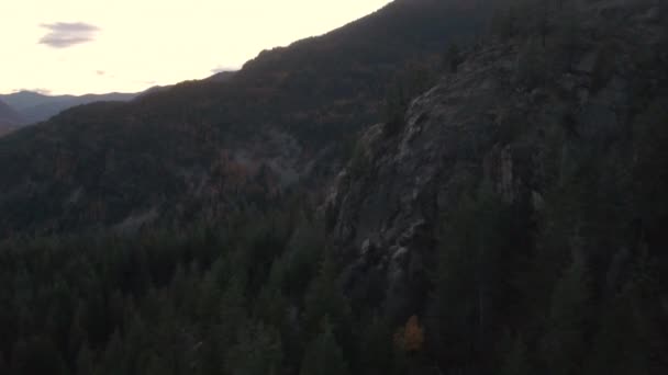 Sweeping Evening Aerial Rockies Britská Kolumbie — Stock video