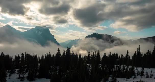 Timelapse Clouds Fog Waves Mountain Peaks Valley Glacier National Park — Vídeos de Stock