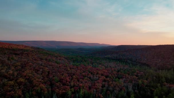 Drohnenvideomaterial Von Den Wunderschönen Appalachischen Bergen Während Der Blütezeit Hudson — Stockvideo