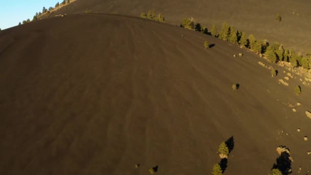 Pentes Abruptes Montagnes Lave Volcanique Cône Cendres Arides Arides Sur — Video