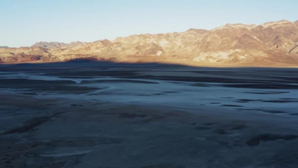 摄像镜头在魔鬼的中间盆地移民峡谷的空中放大 捕捉它的超现实之美 — 图库视频影像