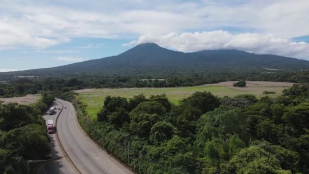 Panorámica Derecha Una Vista Panorámica Área Con Mucha Vegetación Volcán — Vídeos de Stock