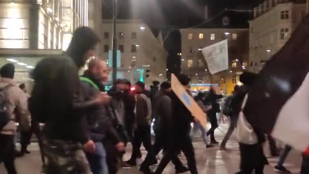 Protest Blokady Szczepień Przeciwko Koronawirusowi Ulicach Wiednia Austria — Wideo stockowe