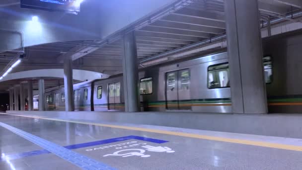 Subway Pulls Station First Person View Entering Car Line — Stock Video